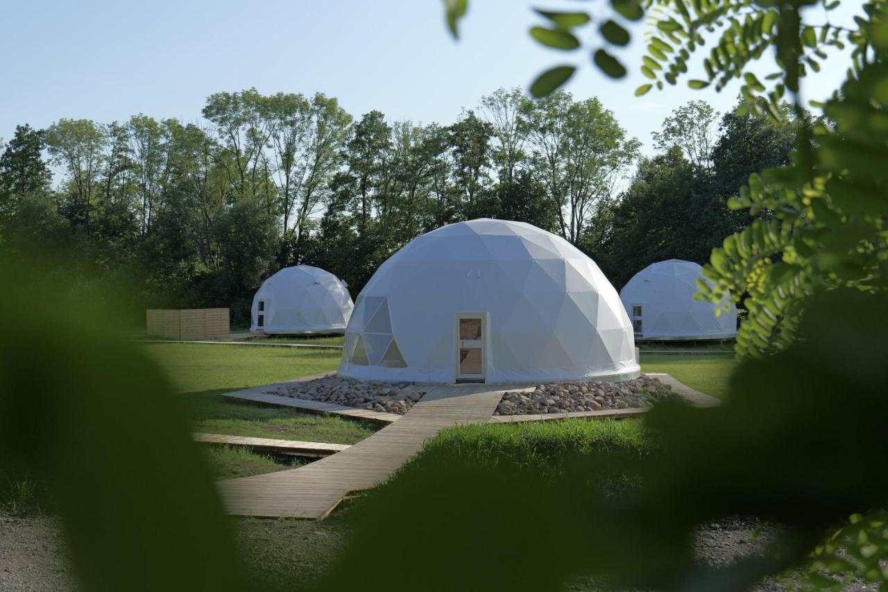 Dolny Kamenec Glamping Resort מראה חיצוני תמונה