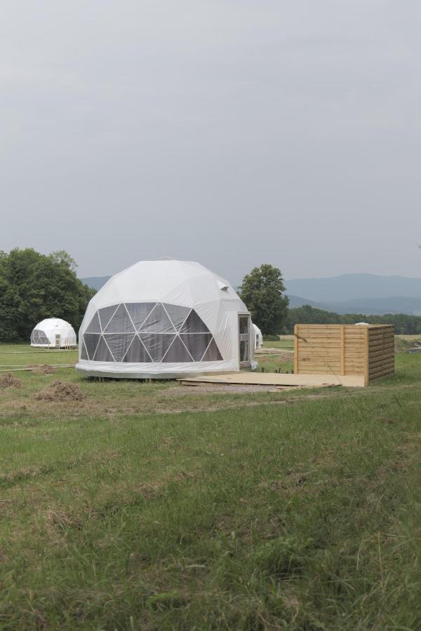 Dolny Kamenec Glamping Resort מראה חיצוני תמונה