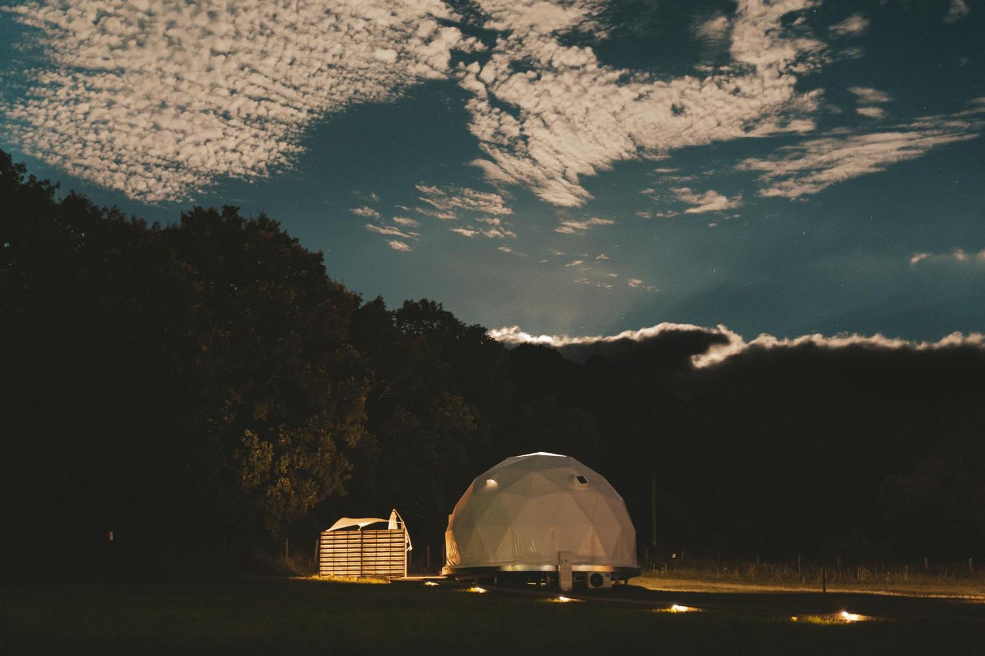 Dolny Kamenec Glamping Resort מראה חיצוני תמונה