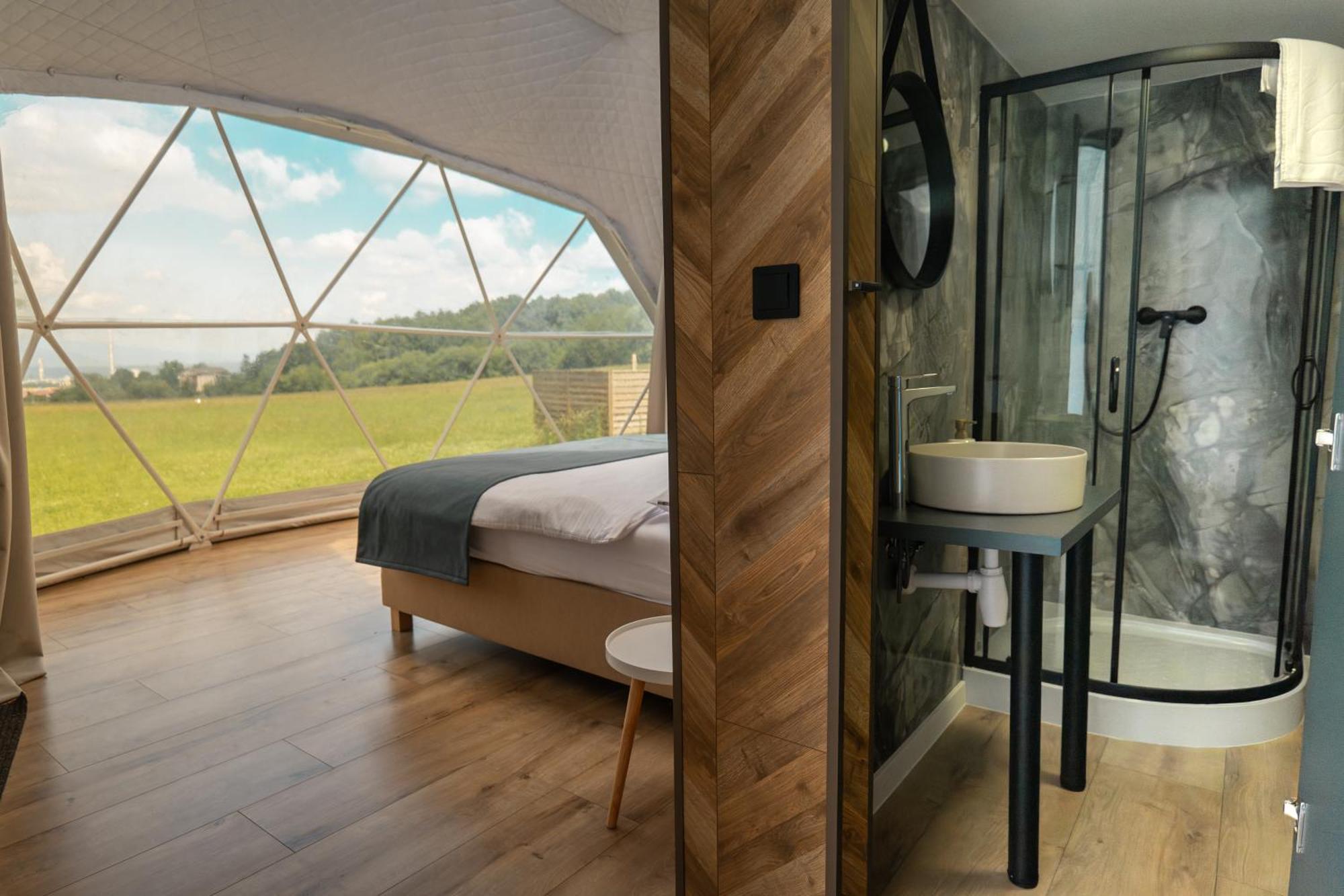 Dolny Kamenec Glamping Resort מראה חיצוני תמונה